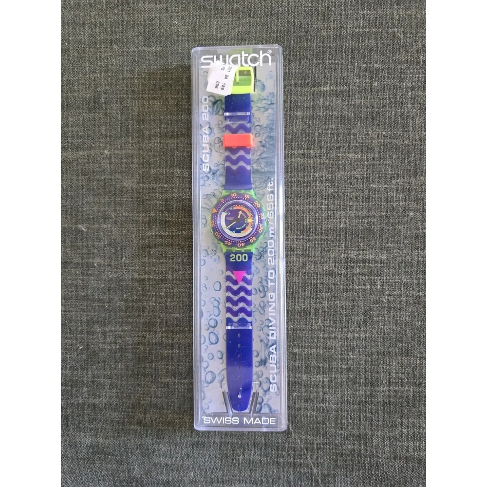 Swatch Coming Tide Scuba 200 Watch New Deadstock Collectible Vintage Swiss Watch